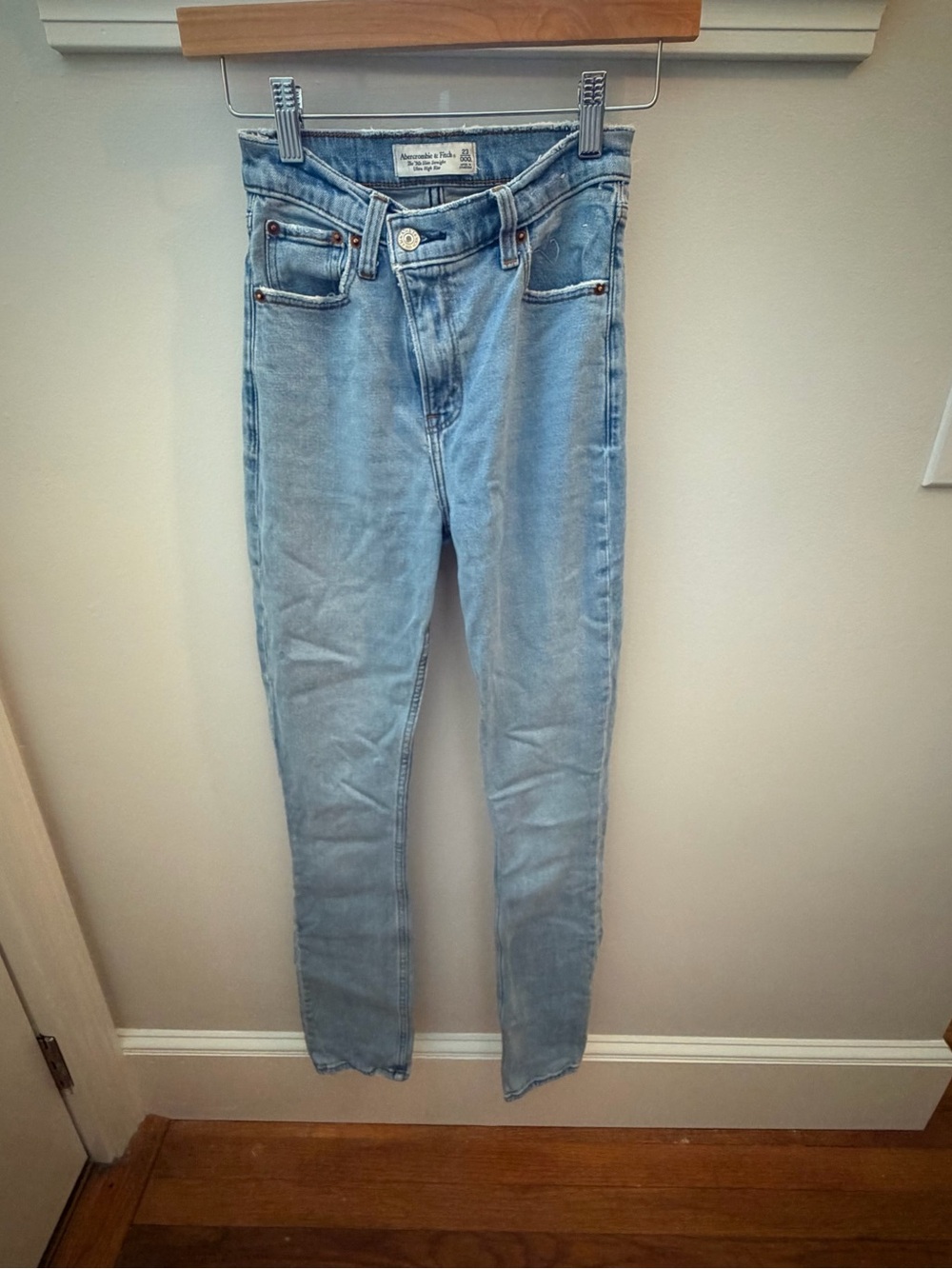 23L Abercrombie & Fitch Light Blue Ultra High Rise Jeans